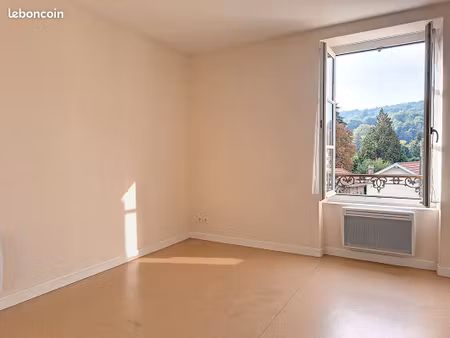 studio 1 pièce 28 m²