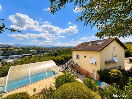 maison 6 pièces 135 m²