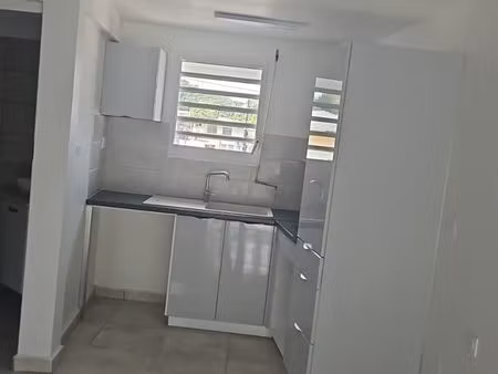 t2 duplex à louer – idéal étudiant – morne-à-l'eau