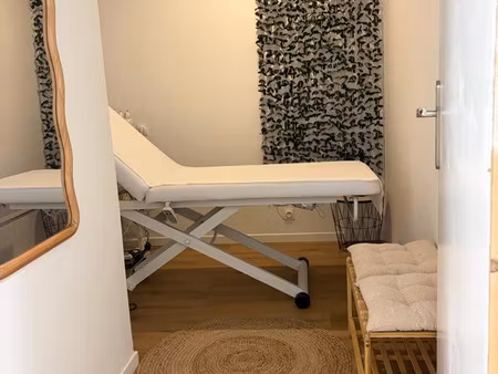 cabine esthétique à louer 450