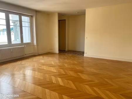 f4 lumineux avenue carnot