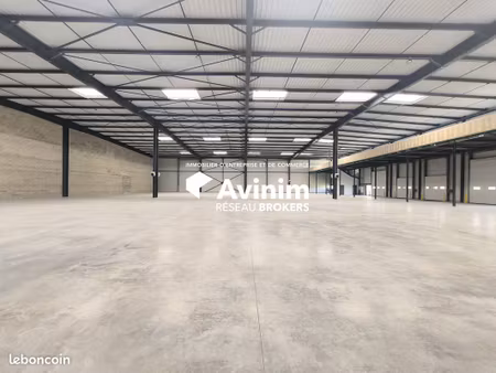 local 3172 m² plaisir