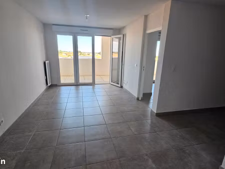 appartement t3 avec grand balcon
