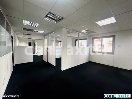 bureaux 133 m² bourgoin jallieu