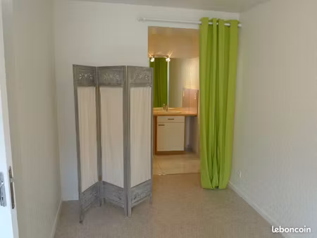 f1 35 m² proche facs vandoeuvre dans maison calme