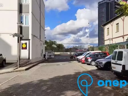 parking/box 12 m² st denis