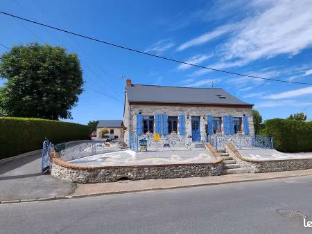 magnifique propriété sur plus d’un hectare de terrain située à féron