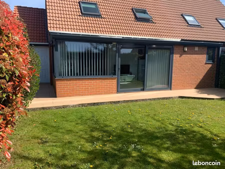 maison semi individuelle avec jardin et garages