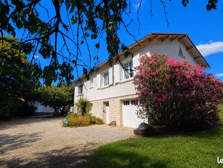 maison village calme - pays d'aigre