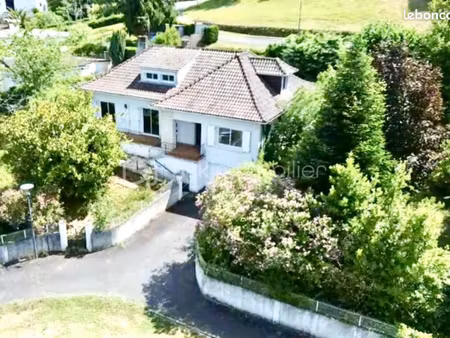 maison 7 pièces 212 m²