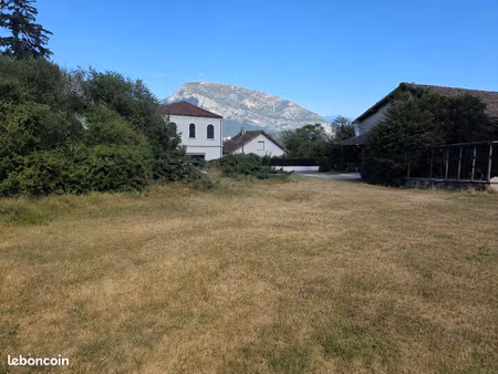 terrain 450m² à noyarey
