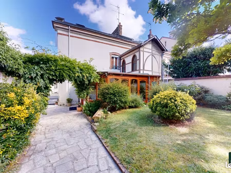 propriété 8 pièces 178 m²