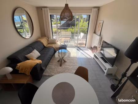t2 meublé 43m2 - balcon - garage fermé - a 7 mn à pied du tram et à 15 de la gare