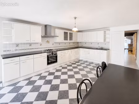 immeuble 160 m² charleville-mézières