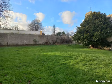 terrain en plein centre de lesneven libre de constructeur
