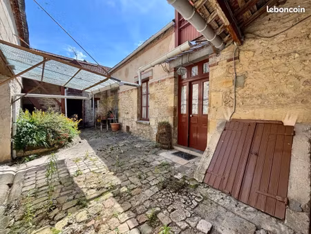 maison 3 pièces 325 m²