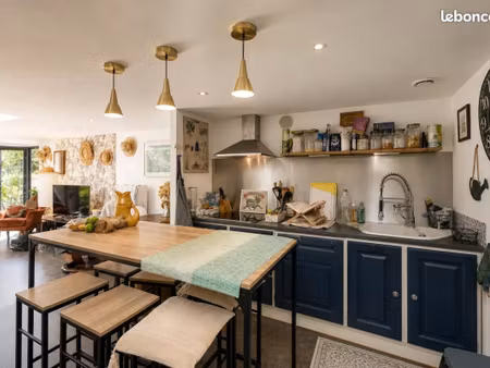 maison 8 pièces 141 m²