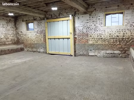 local de stockage 48m² fermé à clé