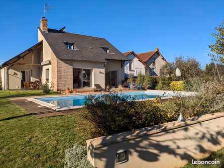 belle maison contemporaine avec piscine dans bourges