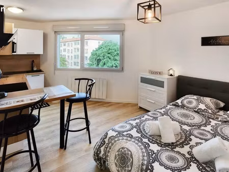 studio meublé 22 m² rénové – villeurbanne / campus de la doua