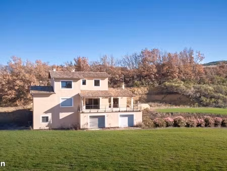 maison 7 pièces 281 m²