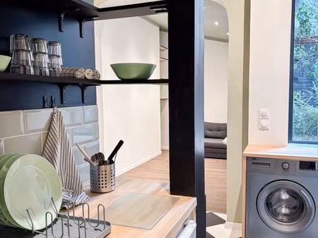 studio meublé avec mezzanine – entièrement équipé – calme – disponible immédiatement