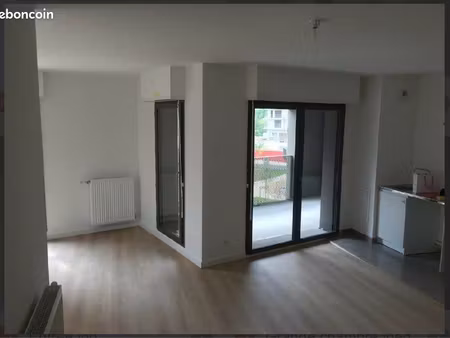 location 3 pièces 69m2 et terrasse