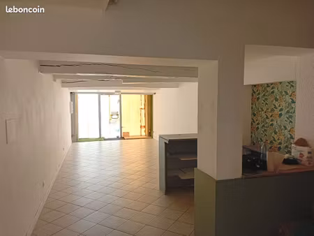vends charlieu immeuble avec commerce 210 m2