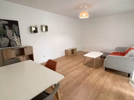 appartement t2 meublé avec grande terrasse – baie-mahault (trioncelle)