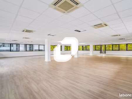 bureaux 467 m²