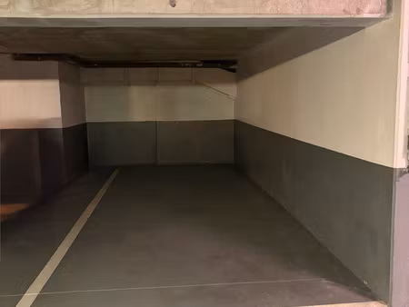 place de parking de 17 m2 carnot