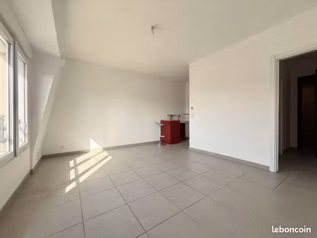 studio 1 pièce 25 m²