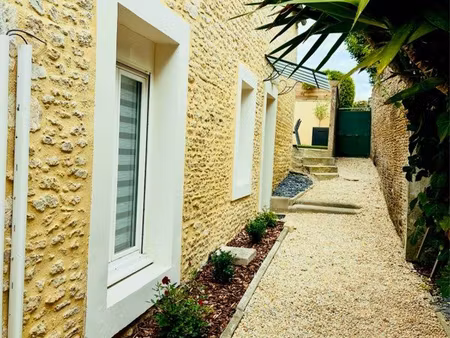 maison en pierre centre ville avec 3 chambres et terrasse