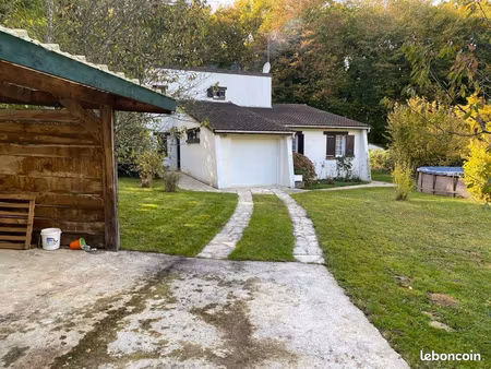 agréable maison à la campagne tout en étant proche de la ville et des commodités  idéale p