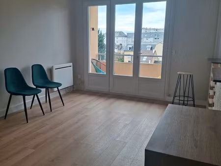 rare studio meublé avec balcon & vue cathédrale – jardin des plantes / croix-rouge – le ma