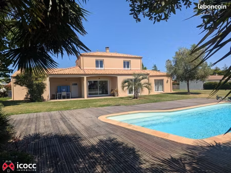propriété 8 pièces 157 m²