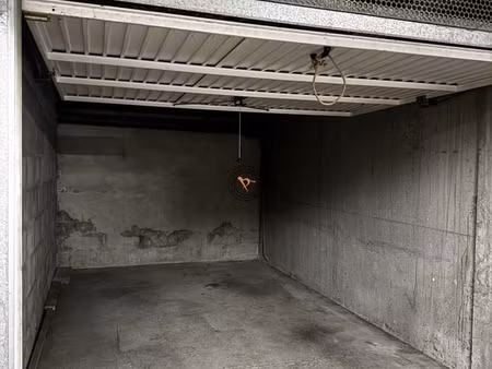 parking/box 13 m² nantes
