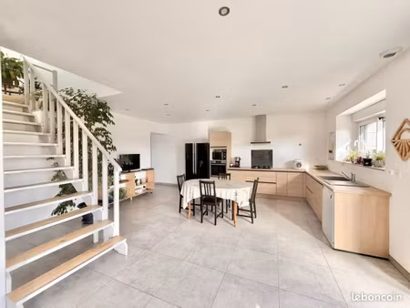 maison 5 pièces 164 m²