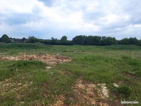 terrain à bâtir de 465 m2 au prix de 43500 à port-d'envaux (17)