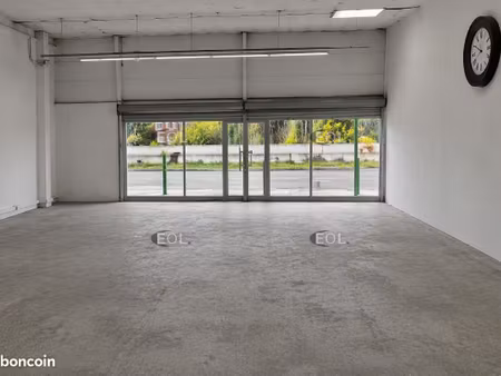 local commercial 750 m²
