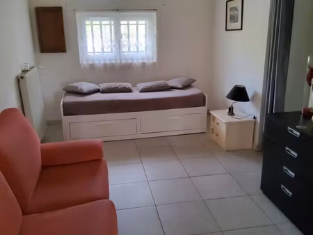 location t2 meublé rousset (13790)