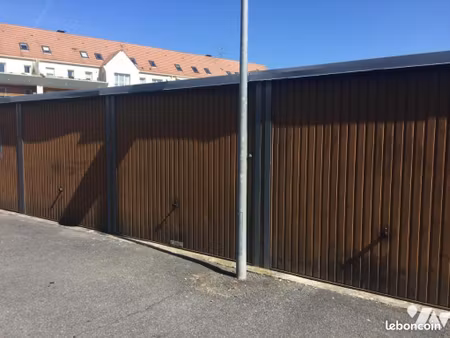 local divers 12 m² senlis