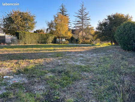 terrain constructible - 617 m2