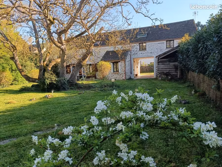 maison rénovée de 180m2 avec 3 suites et un studio indépendant