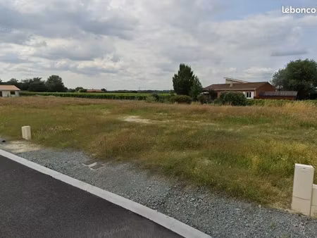terrain 685 m² saint quentin de baron