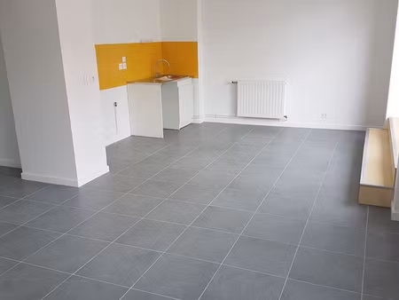 appartement studio - très bon etat - centre ville