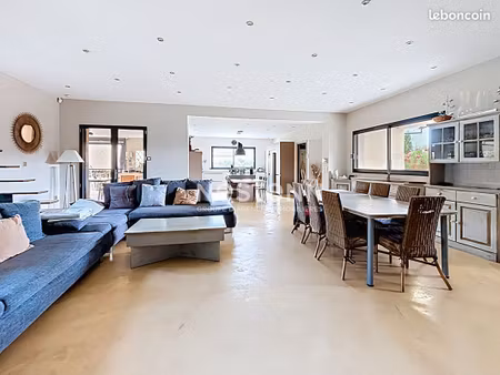 maison 6 pièces 187 m²