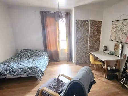 studio meublé avec balcon