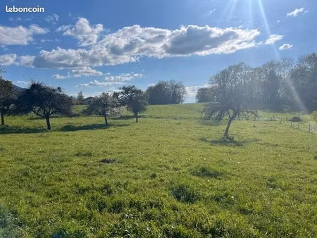 terrain 730 m² larringes