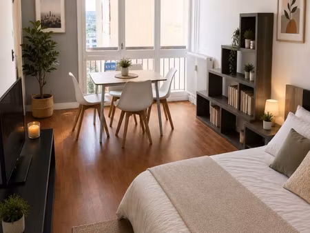 studio meublé